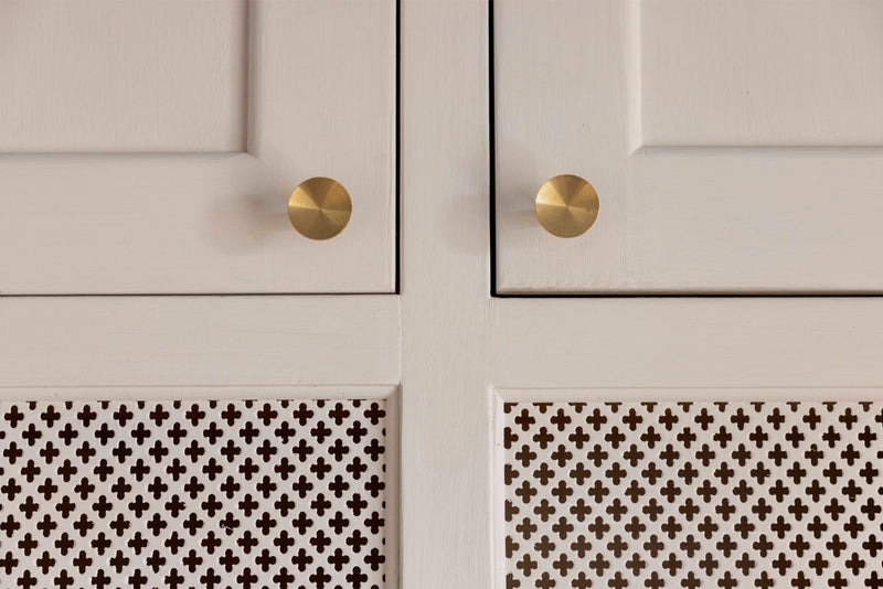 Äggoljetempera Köksluckor Närbild Pärlgrå 9-612