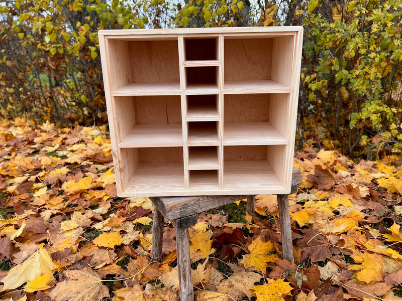 Ormesta hylla för skäppor och burkar