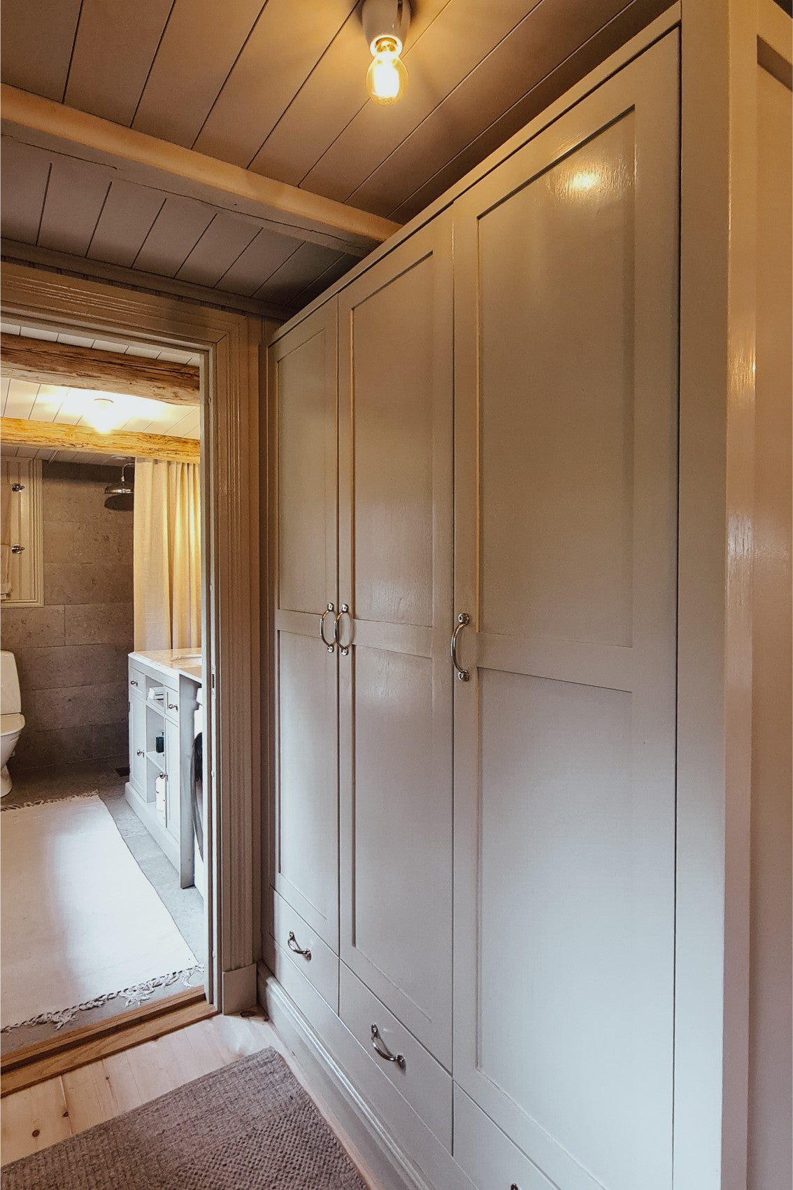 Ljungbylund renovering äggoljetempera garderob