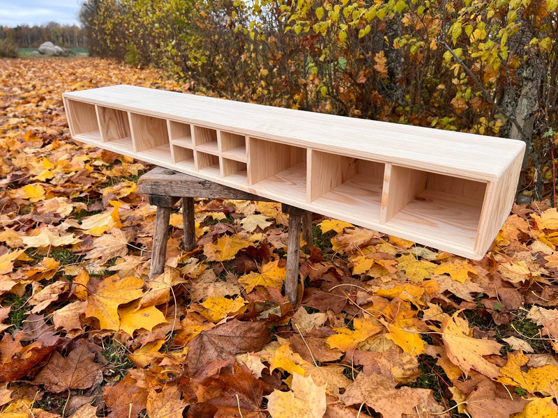 Ormesta hylla för skäppor och burkar