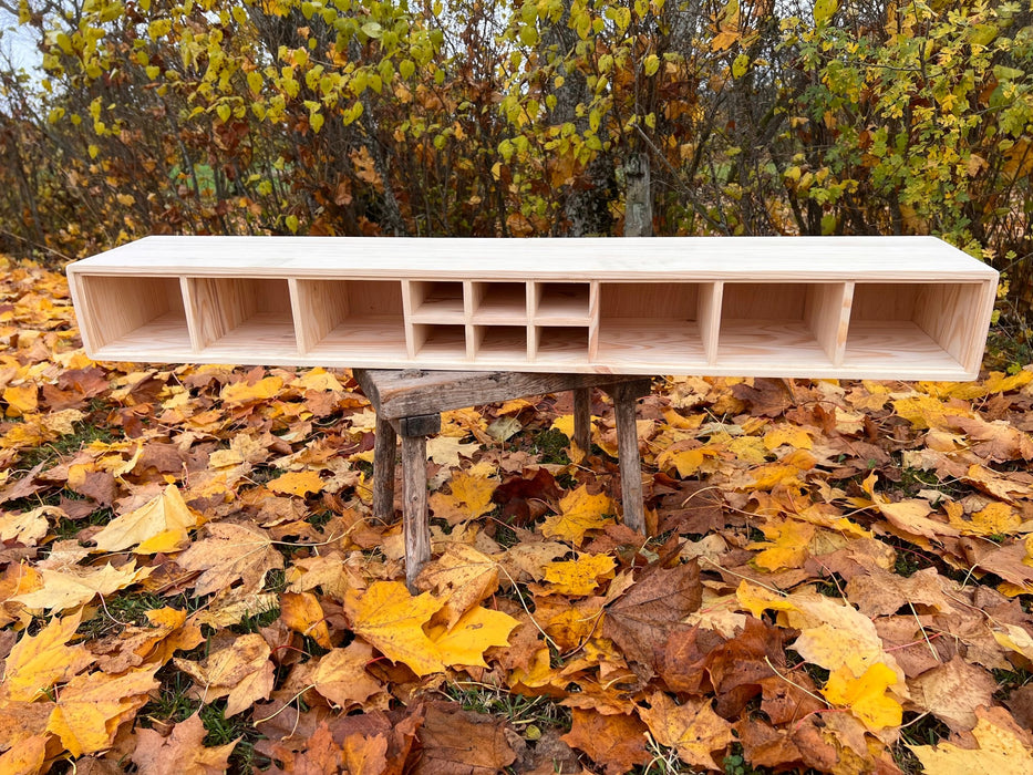 Ormesta hylla för skäppor och burkar