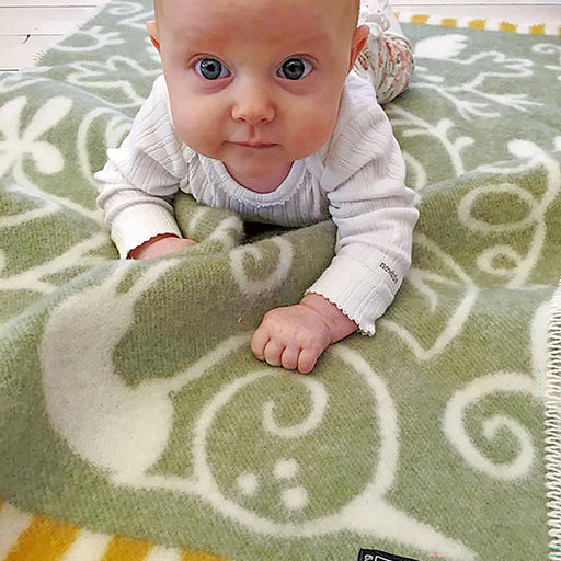 Lilla snigel barnfilt i grönt