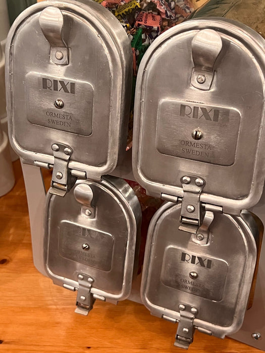 Karamellställ med 4 burkar