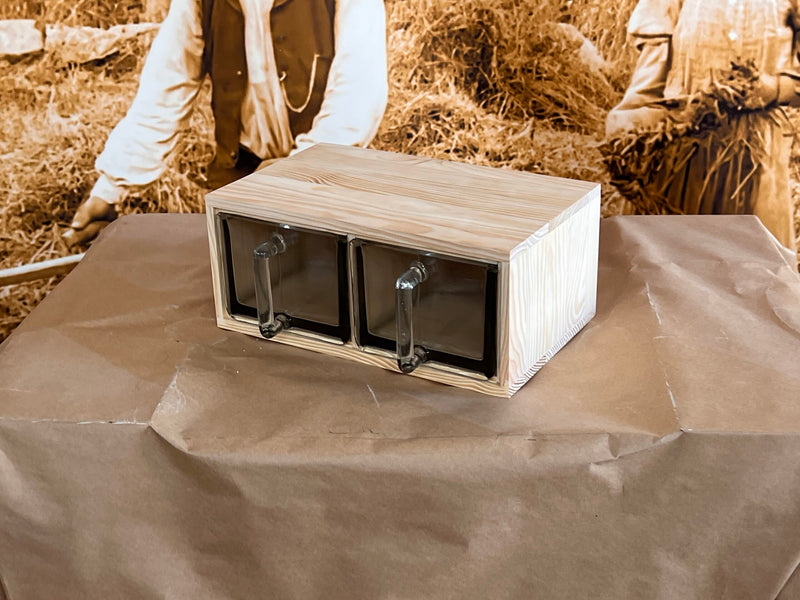 Ormesta hylla för skäppor och burkar