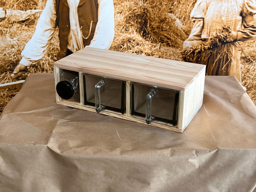 Ormesta hylla för skäppor och burkar